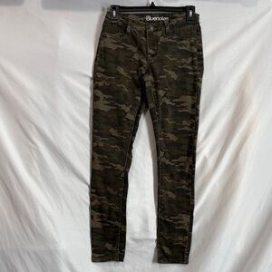 Bluenotes Green Camouflage Pants